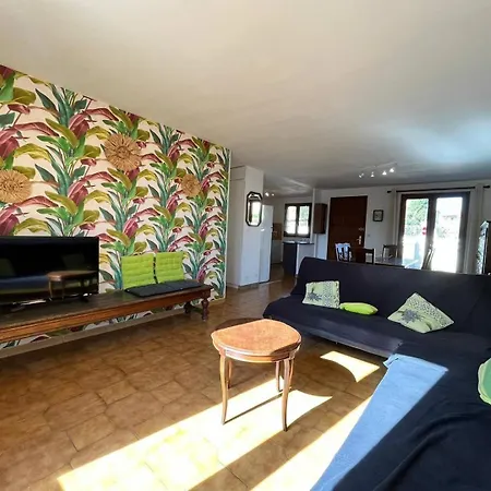 Avec Grande Terrasse Villa